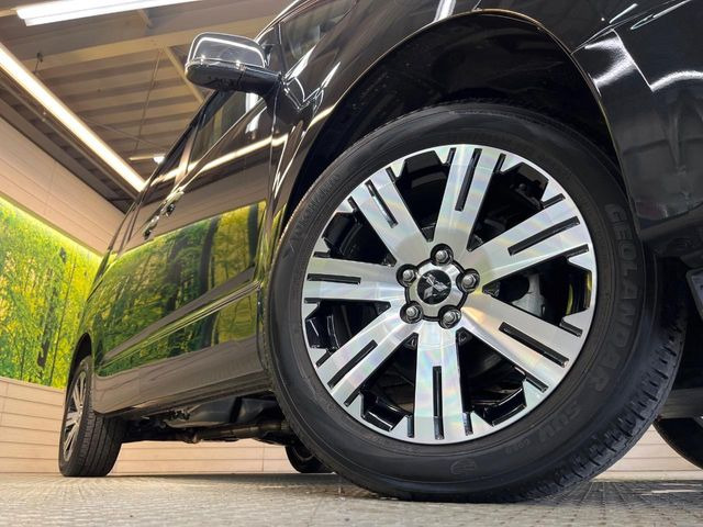 �y����18�C���`�A���~�z�C�[���z�O�ςɃ}�b�`���������A���~�z�C�[���𑕒����Ă���܂��B�e��ЊO�A���~�z�C�[����A�X�^�b�h���X�^�C�����戵�����Ă���܂��B���񂲑��k����������