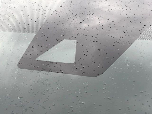 �y�v���N���b�V���Z�[�t�e�B�z�O���̎ԗ��������m���A�Փ˂������Ȏ��͌x��Œ��ӂ𑣂��A�u���[�L�𓥂ޗ͂��T�|�[�g�B�u���[�L�𓥂߂Ȃ������ꍇ�͏Փ˔�Q�y���u���[�L���쓮�A�Փˉ�����T�|�[�g���܂��B