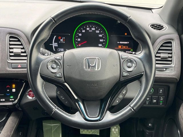 �y�����v�����X�e�A�����O�z�㎿�Ȋv���g�p���邱�ƂŁA��ɂ����������݂ƂĂ��^�]���₷���n���h���ł���