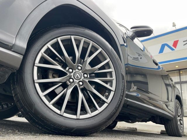 �y����20�C���`�A���~�z�C�[���z�O�ςɃ}�b�`���������A���~�z�C�[���𑕒����Ă���܂��B�e��ЊO�A���~�z�C�[����A�X�^�b�h���X�^�C�����戵�����Ă���܂��B���񂲑��k����������