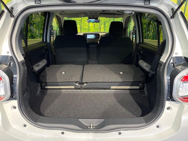 ���i�̂���������ʋ΁A���}���ɏ\���ȉ׎��X�y�[�X���m�ۂ��Ă���܂��B�Z�J���h�V�[�g��|���ƁA�傫�ȉו��̐ύڂ��\�ł���