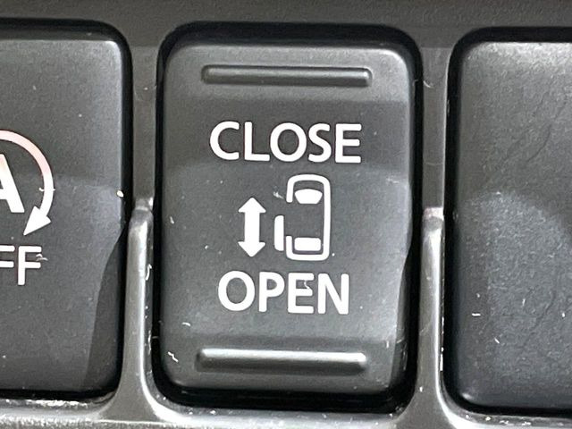 �y�����X���C�h�h�A�z���ԏ�ŗׂ̎ԂƂ̊Ԋu���������ɂ������A�X���C�h�h�A�Ȃ���S!�h�A�I�[�v������������炸�A�J�������L���̂ŏ��~�肪�Ƃ��Ă��ȒP�ł��B�傫�ȉו��̏o���������Ȃ���\��