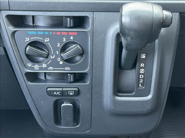 �F�l�̂����X�A�y�X�}�C���X�^�b�t�ꓯ���҂����Ă���܂�!���Ј�x�A�����X����������