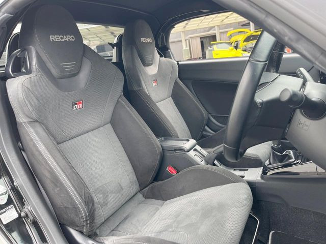 �yRECARO���o�P�b�g�V�[�g�z�l�ԍH�w�Ɋ�Â����ʈ����z�ɂ���č��ւ̕��S�Ⓑ���ԉ^�]���̔�J�������y������ڂŃ��J���Ƃ킩��X�|�[�e�B�ȃ��b�N�X�������ł��B