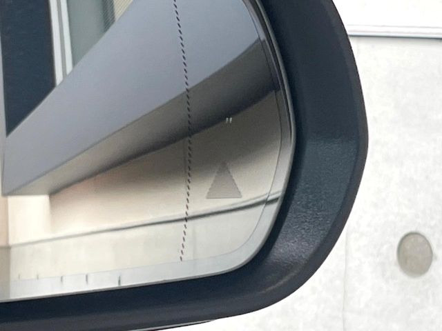 ���u���C���h�A�V�X�g�Z���T�[:���p����̎Ԃ����m���A�h���C�o�[���Ԑ��ύX���s���ۂɁA�x�����Ƌ��ɒ��ӂ𑣂��Ă������S�x���@�\�ł�!