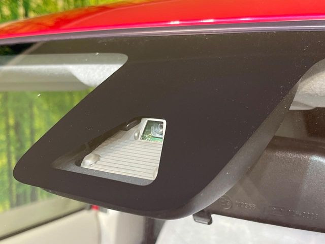 �y�g���^�Z�[�t�e�B�Z���X�z���s���ɑO���̎ԗ�����F�����A�Փ˂������Ȏ��͌x��ƃu���[�L�ŏՓˉ���Ɣ�Q�y�����A�V�X�g�B�����S�Ƀh���C�u�����y���݂��������܂��B