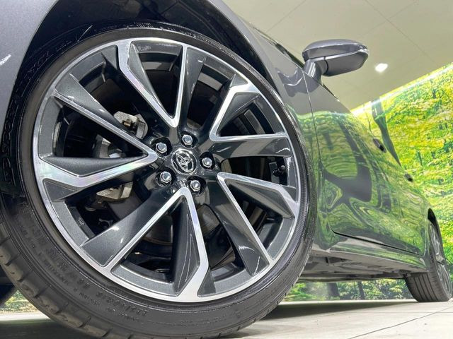 �y����18�C���`�A���~�z�C�[���z�O�ςɃ}�b�`���������A���~�z�C�[���𑕒����Ă���܂��B�e��ЊO�A���~�z�C�[����A�X�^�b�h���X�^�C�����戵�����Ă���܂��B���񂲑��k����������