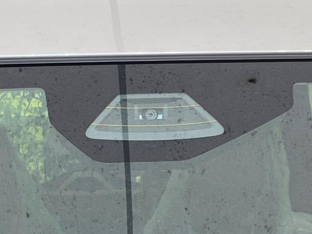 �y�X�Y�L �Z�[�t�e�B�T�|�[�g�z���s���ɑO���̎ԗ�����F�����A�Փ˂������Ȏ��͌x��ƃu���[�L�ŏՓˉ���Ɣ�Q�y�����A�V�X�g�B�����S�Ƀh���C�u�����y���݂��������܂��B