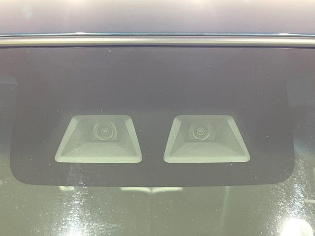 �y�X�}�[�g�A�V�X�g�z���s���ɑO���̎ԗ�����F�����A�Փ˂������Ȏ��͌x��ƃu���[�L�ŏՓˉ���Ɣ�Q�y�����A�V�X�g�B�����S�Ƀh���C�u�����y���݂��������܂��B