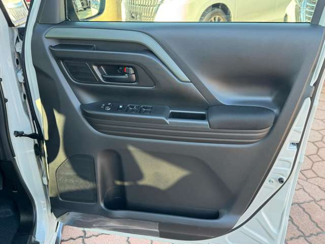 ���W����ɂ͍��i���̒��ÎԂ�V�Ԃ��������ł����W���䐔100��̑�^�W����֐��񂲗��X����������