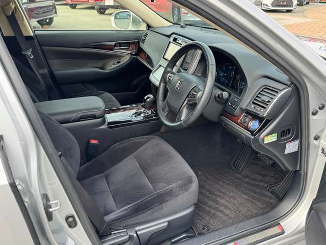 ���W����ɂ͍��i���̒��ÎԂ�V�Ԃ��������ł����W���䐔100��̑�^�W����֐��񂲗��X����������