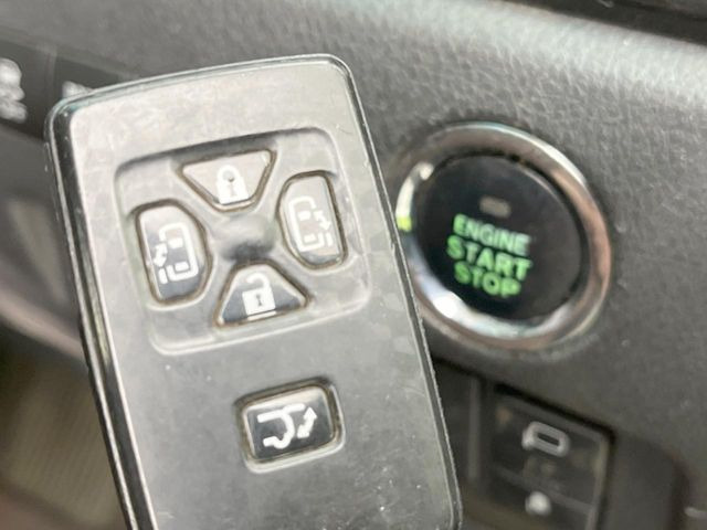 �y�X�}�[�g�L�[�z�J�o����|�P�b�g�ɓ��ꂽ�܂܂ł��h�A�̎{���E�������\�ȃX�}�[�g�L�[�𑕔��B�G���W���̃I���E�I�t�����J�M�����o���K�v����������Ƃ��Ă��֗��ł���