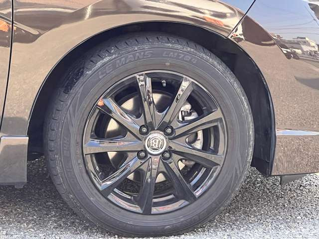 ���Ђ́A���q���܂̃j�[�Y�ɂ������o����悤�A�L�x�ȎԎ����葵���Ă���܂��B����芷���̍ۂ��A����A��낵�����肢�������܂��B