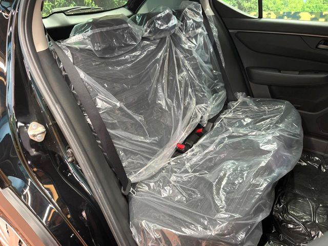 ���i���ȃI���W�i���t���A�}�b�g���I�v�V�����ɂĂ��p�ӂ��Ă���܂��B���D���ȃf�U�C����J���[�����Ԃɍ��킹�đI��ł����������Ƃ��ł��܂���