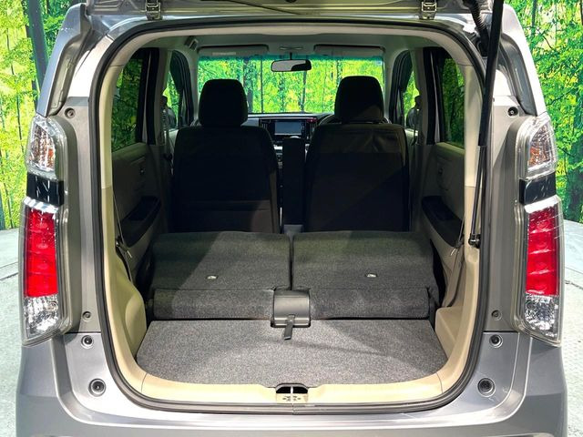 ���i�̂���������ʋ΁A���}���ɏ\���ȉ׎��X�y�[�X���m�ۂ��Ă���܂��B�Z�J���h�V�[�g��|���ƁA�傫�ȉו��̐ύڂ��\�ł���