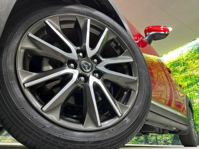 �y����18�C���`�A���~�z�C�[���z�O�ςɃ}�b�`���������A���~�z�C�[���𑕒����Ă���܂��B�e��ЊO�A���~�z�C�[����A�X�^�b�h���X�^�C�����戵�����Ă���܂��B���񂲑��k����������