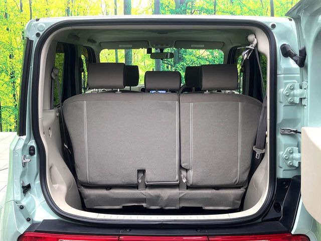 ���i�̂���������ʋ΁A���}���ɏ\���ȉ׎��X�y�[�X���m�ۂ��Ă���܂��B�Z�J���h�V�[�g��|���ƁA�傫�ȉו��̐ύڂ��\�ł���