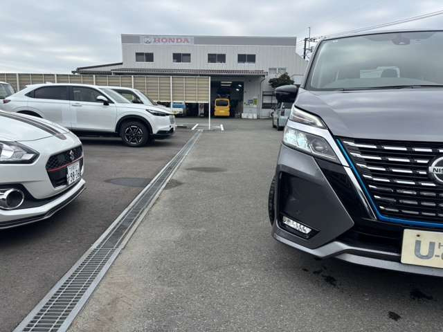 セレナ1.2 e-POWER ハイウェイスターV アーバンクロム