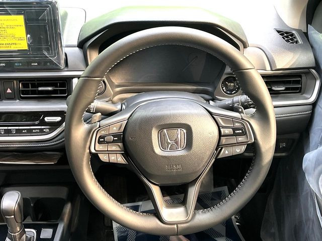 �y�����v�����X�e�A�����O�z�㎿�Ȋv���g�p���邱�ƂŁA��ɂ����������݂ƂĂ��^�]���₷���n���h���ł���