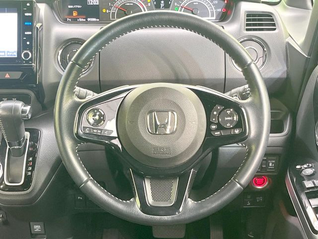 �y�����v�����X�e�A�����O�z�㎿�Ȋv���g�p���邱�ƂŁA��ɂ����������݂ƂĂ��^�]���₷���n���h���ł���