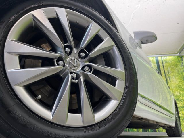 �y����18�C���`�A���~�z�C�[���z�O�ςɃ}�b�`���������A���~�z�C�[���𑕒����Ă���܂��B�e��ЊO�A���~�z�C�[����A�X�^�b�h���X�^�C�����戵�����Ă���܂��B���񂲑��k����������