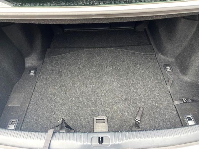 ���i�̂���������ʋ΁A���}���ɏ\���ȉ׎��X�y�[�X���m�ۂ��Ă���܂��B