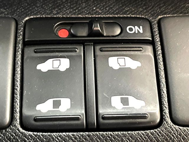 �y�p���[�X���C�h�h�A�z�X�}�[�g�L�[��^�]�Ȃ̃X�C�b�`�ŃX���C�h�h�A�̊J���\���d��������͂����ăh�A���J����K�v�������A���������q�l�ł��A�d���ו��������Ă��鎞�����N�ɊJ���߂ł��܂���