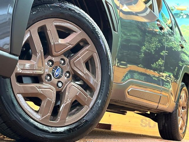 �y����18�C���`�A���~�z�C�[���z�O�ςɃ}�b�`���������A���~�z�C�[���𑕒����Ă���܂��B�e��ЊO�A���~�z�C�[����A�X�^�b�h���X�^�C�����戵�����Ă���܂��B���񂲑��k����������