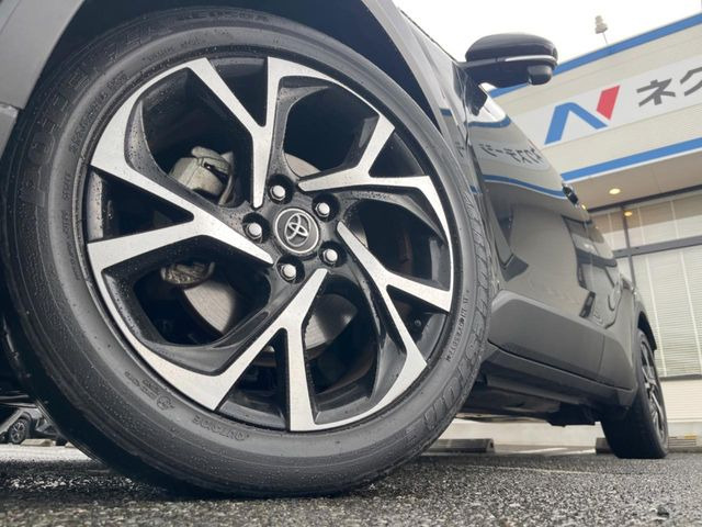 �y����18�C���`�A���~�z�C�[���z�O�ςɃ}�b�`���������A���~�z�C�[���𑕒����Ă���܂��B�e��ЊO�A���~�z�C�[����A�X�^�b�h���X�^�C�����戵�����Ă���܂��B���񂲑��k����������