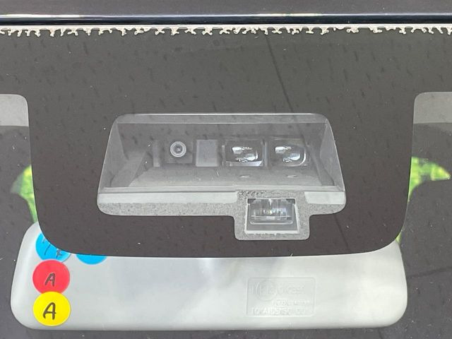 【スズキ セーフティサポート】走行中に前方の車両等を認識し、衝突しそうな時は警報とブレーキで衝突回避と被害軽減をアシスト。より安全にドライブをお楽しみいただけます。