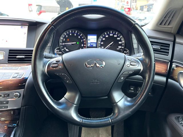 �y�����v�����X�e�A�����O�z�㎿�Ȋv���g�p���邱�ƂŁA��ɂ����������݂ƂĂ��^�]���₷���n���h���ł���