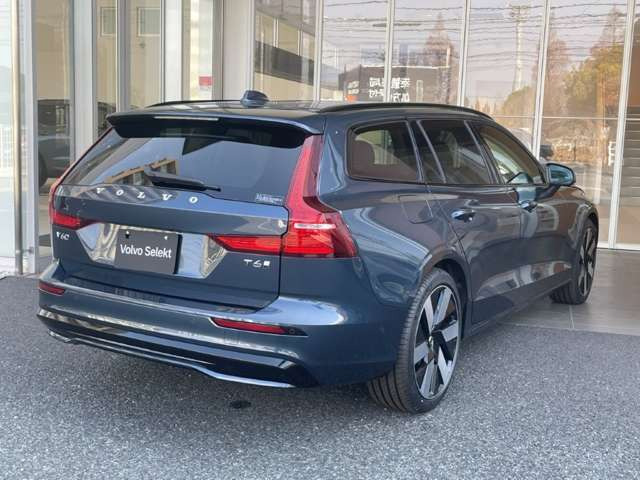V60ウルトラ T6  AWD プラグインハイブリッド 4WD
