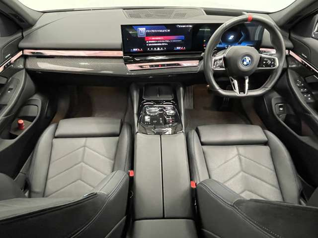 i5M60 xドライブ 4WD