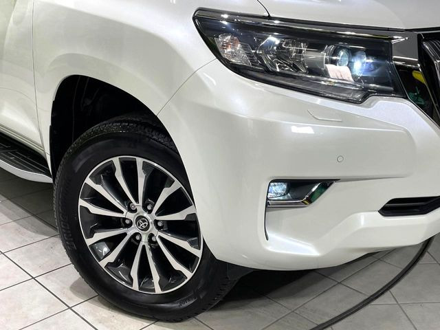 �yLED�w�b�h���C�g�z���V����ԑ��s�����ǍD�Ȏ��E���m�ۂ����S���ĉ^�]�ł��鍂�P�xLED�w�b�h���C�g�𑕔�!�_�����x�������A����d�͂��}�����Ă��܂��B