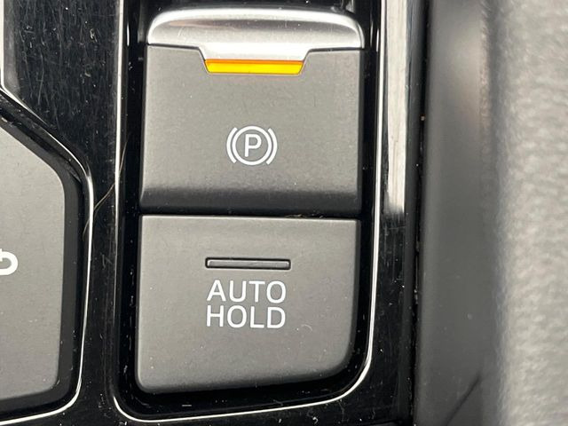 �y�I�[�g�u���[�L�z�[���h�z�M���҂���a�؂Œ�Ԏ��Ƀu���[�L���瑫�𗣂��Ă��A��~��Ԃ�ێ����Ă���܂��B�O�i����Ƃ��̓A�N�Z���𓥂߂Ύ����ŉ��������̂ň��S��X���^�]���y�ɂȂ�܂���