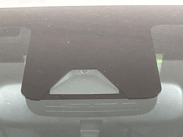 �y�g���^�Z�[�t�e�B�Z���X�z���s���ɑO���̎ԗ�����F�����A�Փ˂������Ȏ��͌x��ƃu���[�L�ŏՓˉ���Ɣ�Q�y�����A�V�X�g�B�����S�Ƀh���C�u�����y���݂��������܂��B