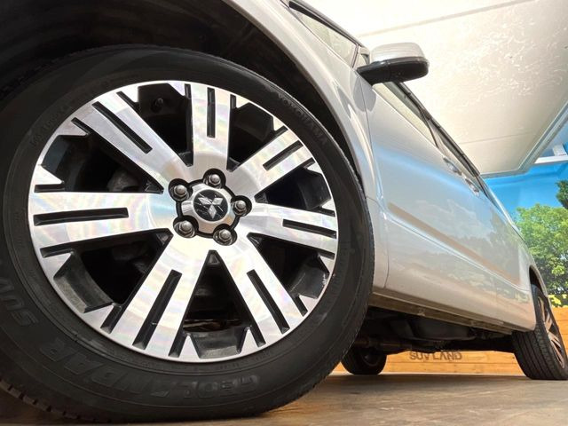 �y����18�C���`�A���~�z�C�[���z�O�ςɃ}�b�`���������A���~�z�C�[���𑕒����Ă���܂��B�e��ЊO�A���~�z�C�[����A�X�^�b�h���X�^�C�����戵�����Ă���܂��B���񂲑��k����������