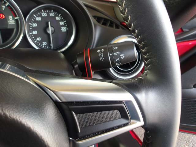 �I�[�g���C�g�V�X�e���t��