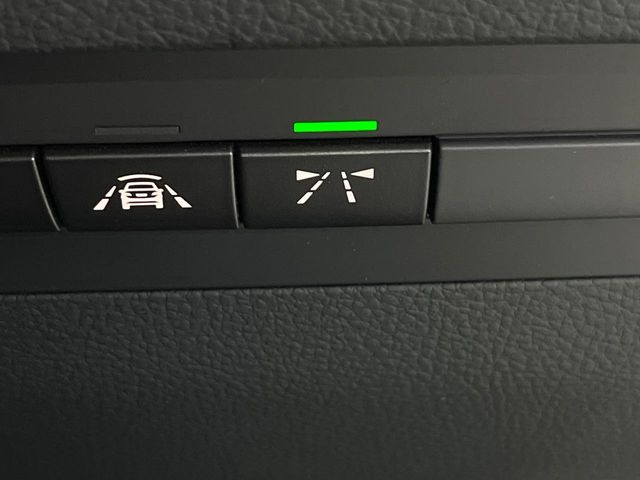 �����[���f�B�p�[�`���[�E�H�[�j���O+�Փˌy���V�X�e��:���s���A�Ԑ�����E�����ۂɃn���h�����k���^�]�҂Ɍx�����Ă����Z�[�t�e�B�V�X�e���ł��B