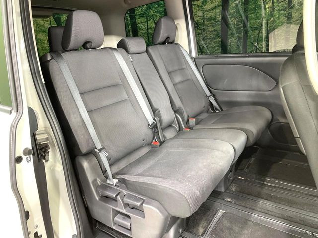 �Z�J���h�V�[�g�͒������������ƂȂ��Ă���A�X���C�h����ΒʘH�X�y�[�X���o��!�O��̈ړ����Ƃ��Ă��ȒP�ł���������A8����Ԏ������K�ȍ���S�n�̃V�[�g�ƂȂ��Ă��܂���