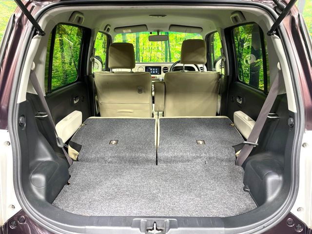 ���i�̂���������ʋ΁A���}���ɏ\���ȉ׎��X�y�[�X���m�ۂ��Ă���܂��B�Z�J���h�V�[�g��|���ƁA�傫�ȉו��̐ύڂ��\�ł���