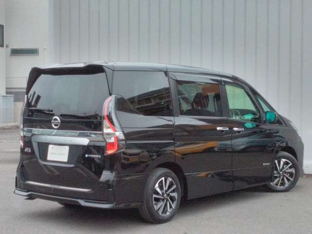 セレナ1.2 e-POWER ハイウェイスターV