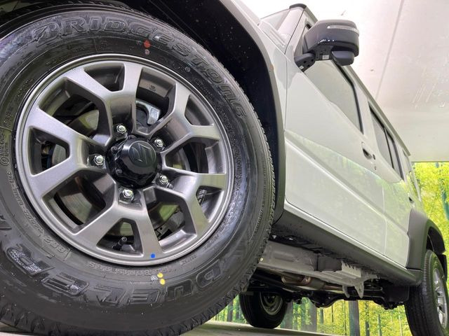 �y����15�C���`�A���~�z�C�[���z�O�ςɃ}�b�`���������A���~�z�C�[���𑕒����Ă���܂��B�e��ЊO�A���~�z�C�[����A�X�^�b�h���X�^�C�����戵�����Ă���܂��B���񂲑��k����������