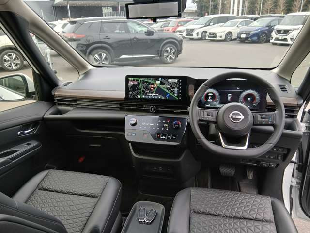 セレナ1.4 e-POWER ハイウェイスターV