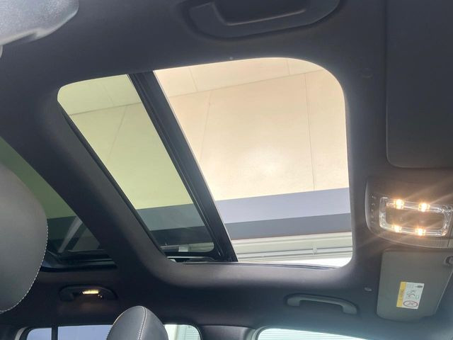 ���p�m���~�b�N�X���C�f�B���O���[�t::�唗�͂̃p�m���}���[�t�́A�㕔���Ȃɂ܂ő����Ă���A�J���I�ȋ�Ԃ����y���݂��������܂��B