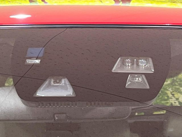 �y�X�}�[�g�u���[�L�T�|�[�g�z���s���ɑO���̎ԗ�����F�����A�Փ˂������Ȏ��͌x��ƃu���[�L�ŏՓˉ���Ɣ�Q�y�����A�V�X�g�B�����S�Ƀh���C�u�����y���݂��������܂��B