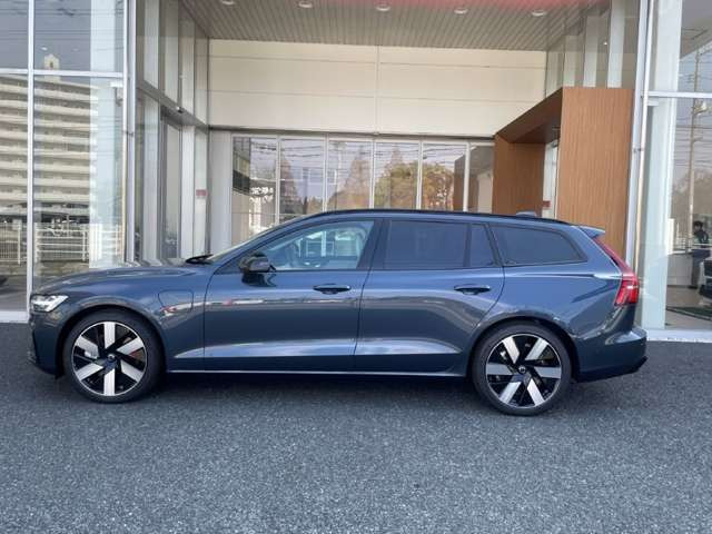 V60ウルトラ T6  AWD プラグインハイブリッド 4WD