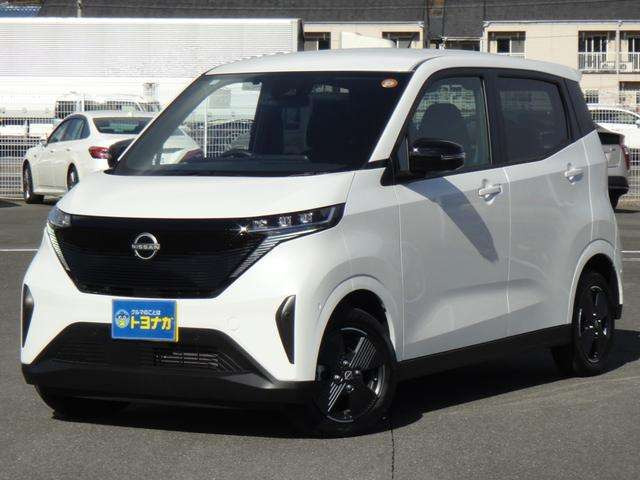 ★走行わずか3030キロ!!綺麗な室内!新車保証書・取説完備!内装・外装ともに程度上物です!装備も充実の一押し車、お急ぎ下さい!★