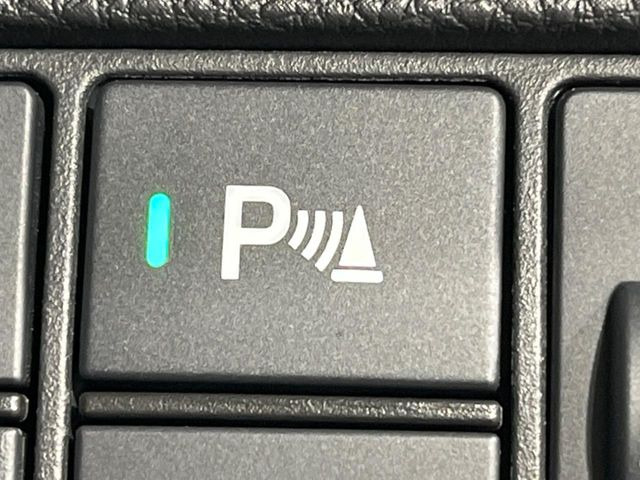 【コーナーセンサー】バンパーに付いたセンサーが障害物を検知!一定の距離に近づくとアラートで教えてくれます♪狭い駐車スペースや車庫入れ時も安心ですね☆