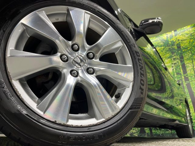 �y����17�C���`�A���~�z�C�[���z�O�ςɃ}�b�`���������A���~�z�C�[���𑕒����Ă���܂��B�e��ЊO�A���~�z�C�[����A�X�^�b�h���X�^�C�����戵�����Ă���܂��B���񂲑��k����������